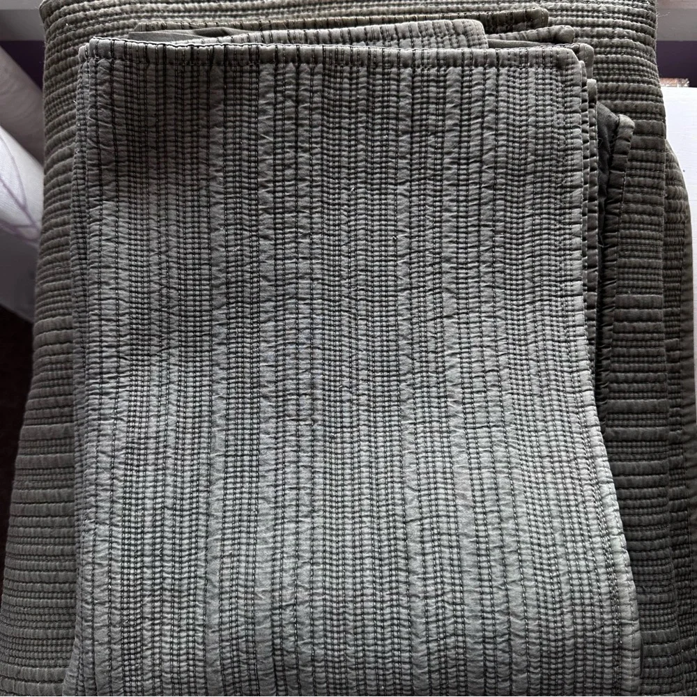 OLIVE GREEN Jennifer Adams — 3-Piece Quilt Set - Picture 4 of 7